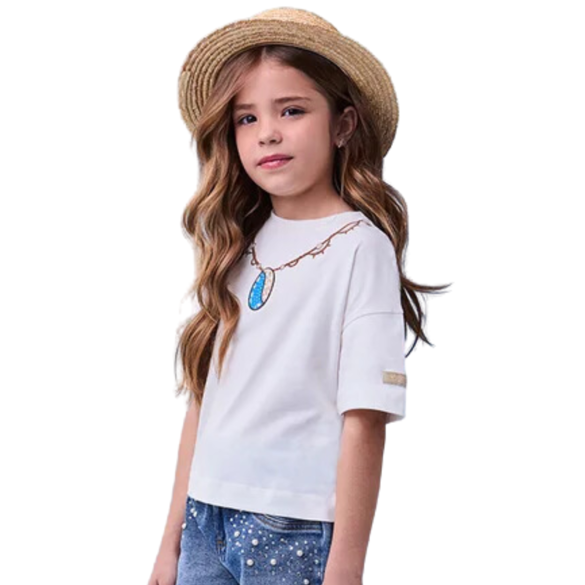 Blusa Off White com o Colar da Moana 2 Animê